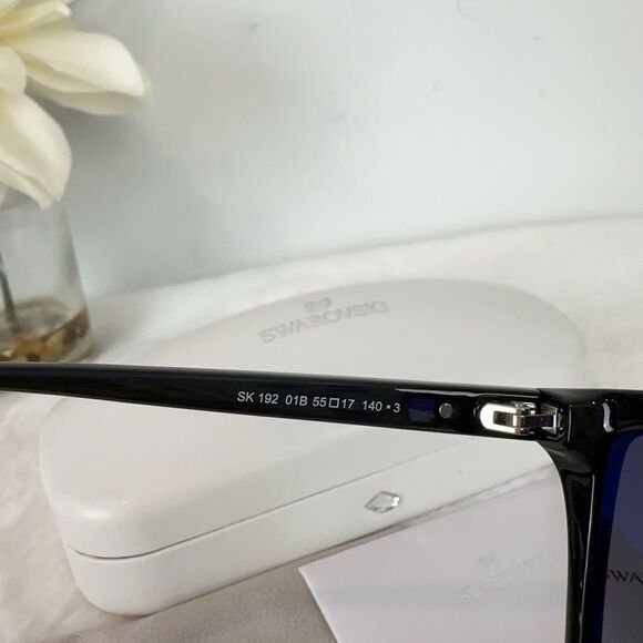 NWT Swarovski women’s Sunglasses SK0192‎
